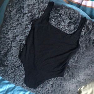 NWOT. Wilfred Free (Aritzia) black tank bodysuit size M.